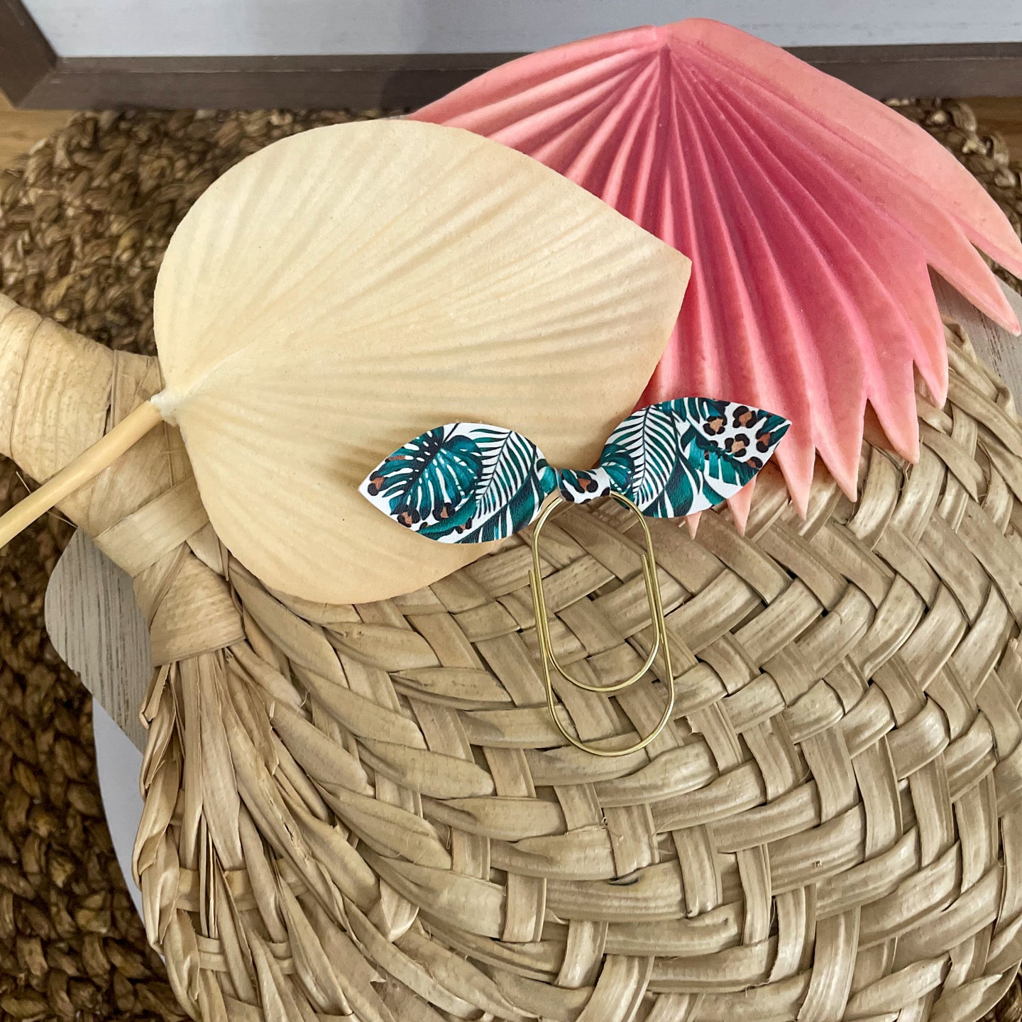 Top knot bow paperclip