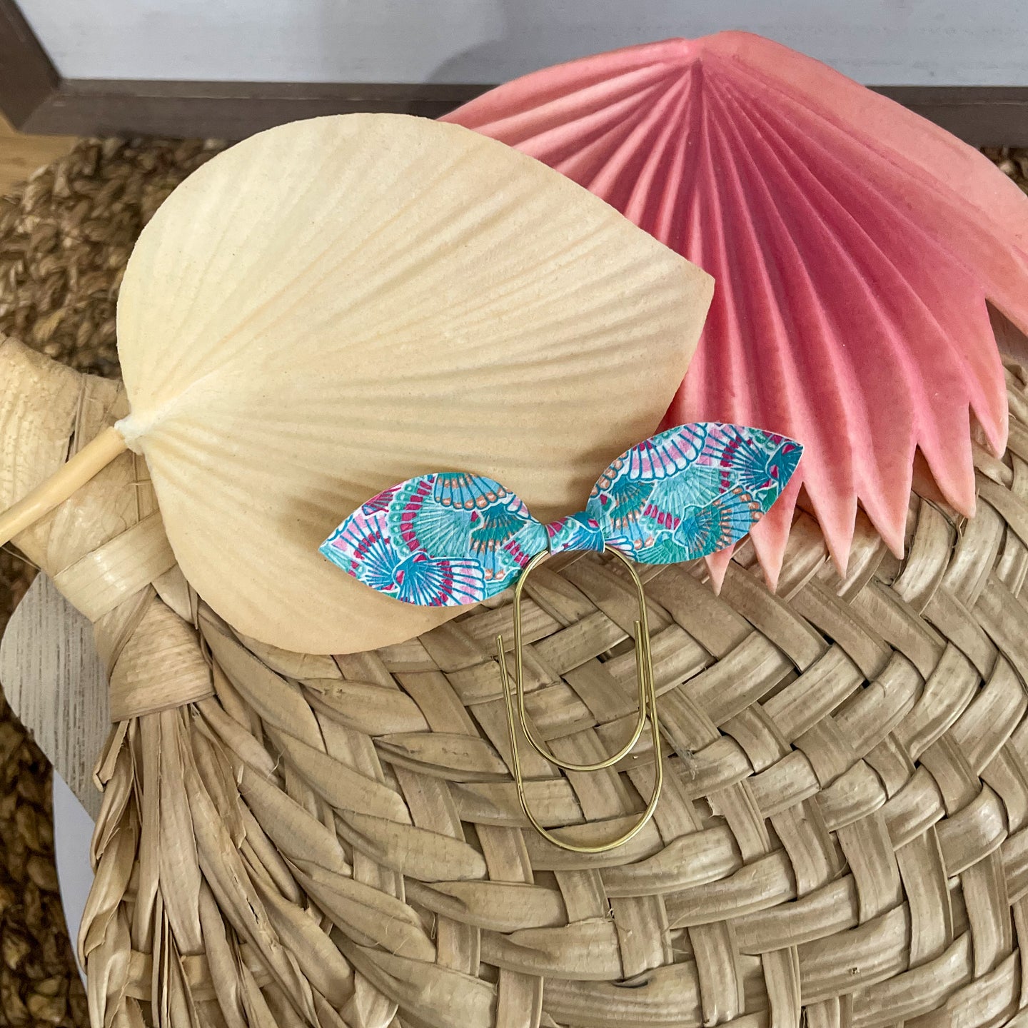 Top knot bow paperclip