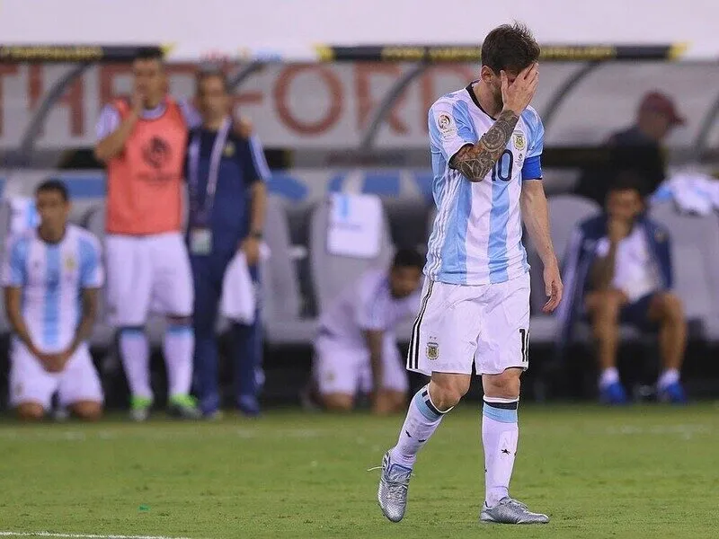Messi luôn bị ám ảnh bởi các quả phạt đền
