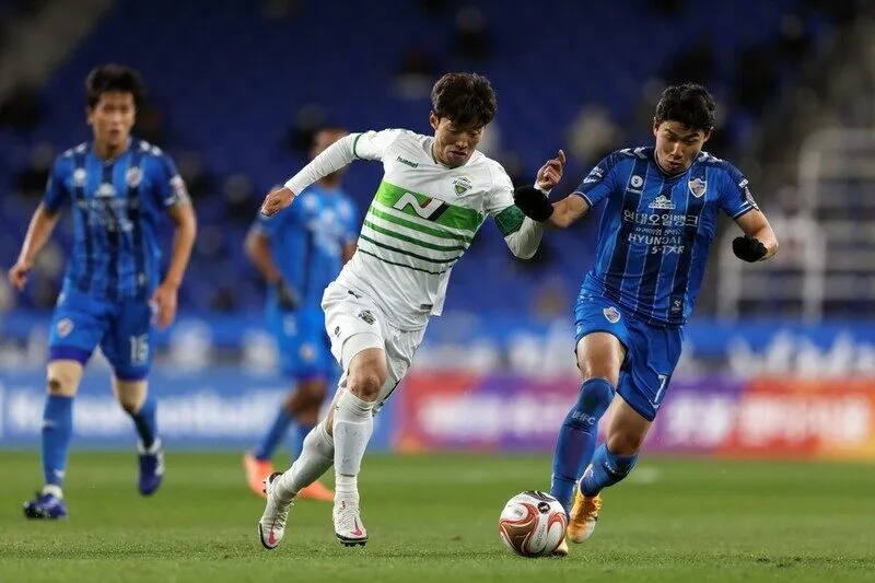 Ulsan HD vs Jeonbuk - Siêu kinh điển Hàn Quốc